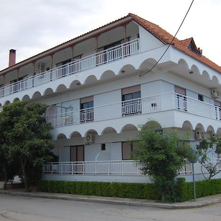 Giorgos Apartments Square Nea Vrasna Bagian luar foto