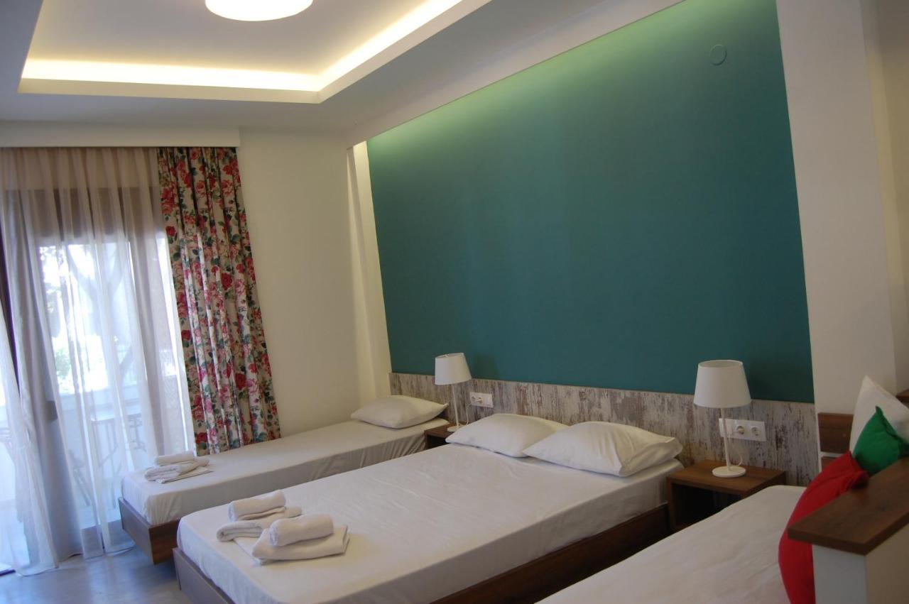 Giorgos Apartments Square Nea Vrasna Bagian luar foto