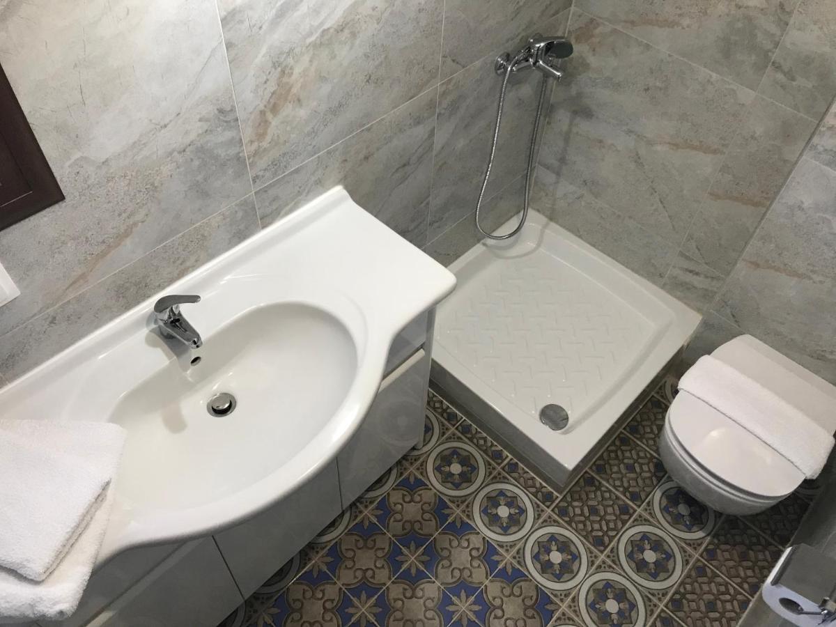 Giorgos Apartments Square Nea Vrasna Bagian luar foto
