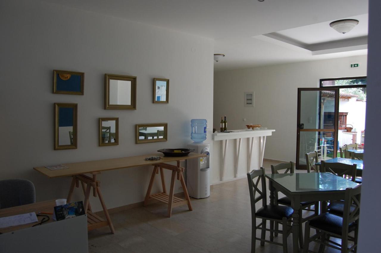 Giorgos Apartments Square Nea Vrasna Bagian luar foto
