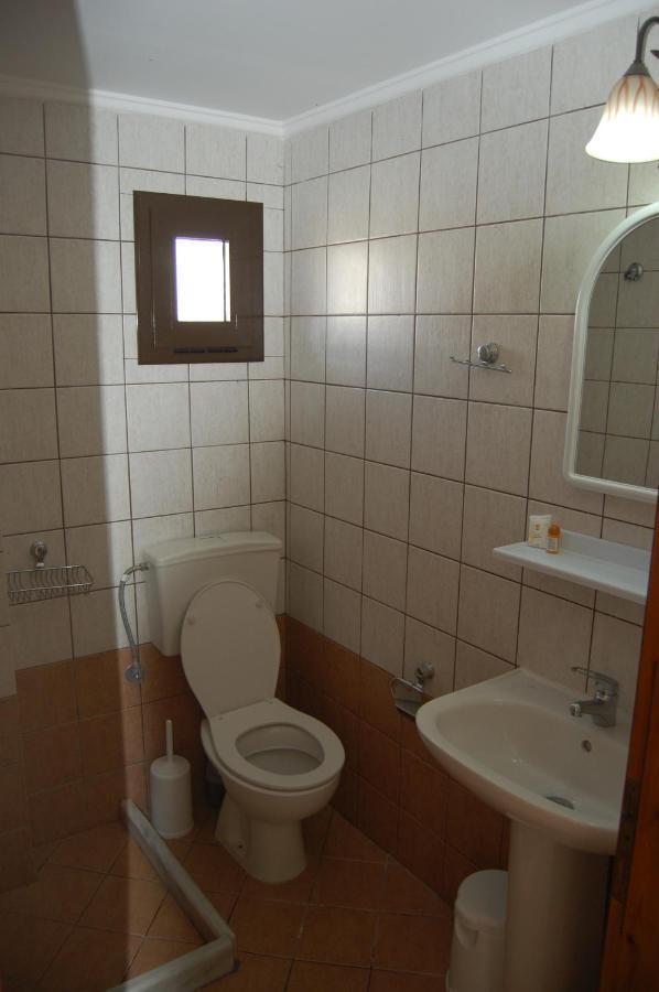 Giorgos Apartments Square Nea Vrasna Bagian luar foto