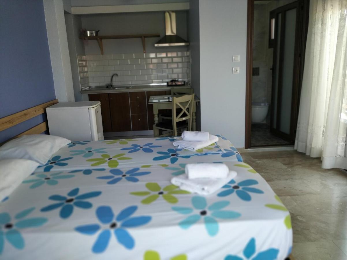 Giorgos Apartments Square Nea Vrasna Bagian luar foto