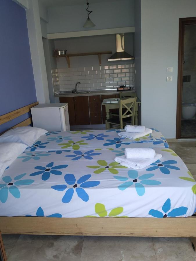 Giorgos Apartments Square Nea Vrasna Bagian luar foto