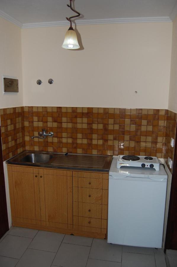 Giorgos Apartments Square Nea Vrasna Bagian luar foto